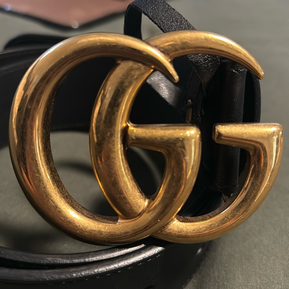 Wide leather Gucci belt